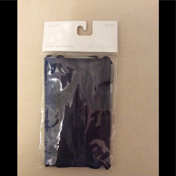 3 packs for $5. Athleta everyday 5 face mask. - Picture 2 of 7